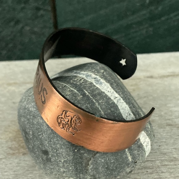 Vintage | Aquarius Zodiac Solid Copper Cuff Bracelet - Picture 2 of 8